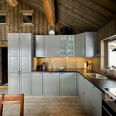 Cozy Mountain In With Stunning Views Flå