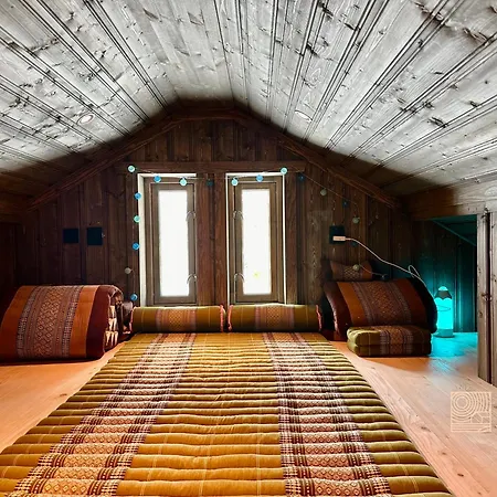 Cozy Mountain In With Stunning Views