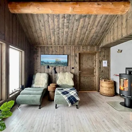 Cozy Mountain In With Stunning Views