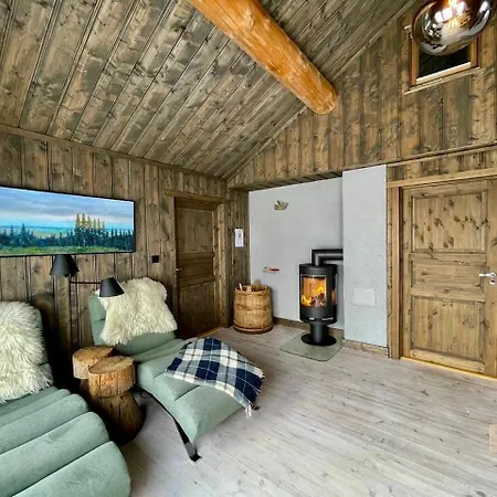 Cozy Mountain In With Stunning Views Flå
