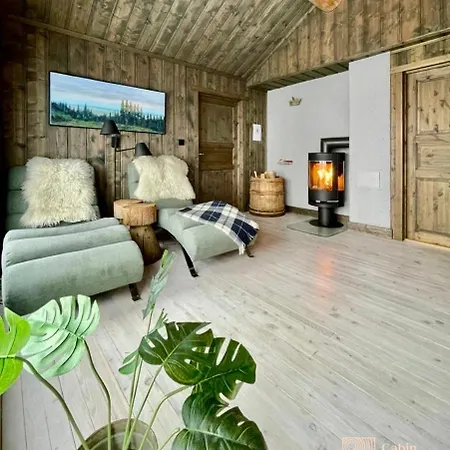 Cozy Mountain In With Stunning Views Semesterbostad